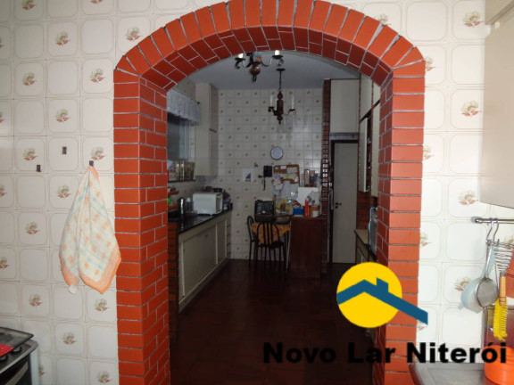 Imagem Casa com 6 Quartos à Venda, 420 m² em São Francisco - Niterói Imagem Casa com 6 Quartos à Venda, 420 m² em São Francisco - Niterói