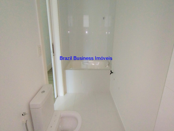 Imagem Imóvel com 3 Quartos à Venda, 162 m² em Centro - Balneário Camboriú Imagem Imóvel com 3 Quartos à Venda, 162 m² em Centro - Balneário Camboriú