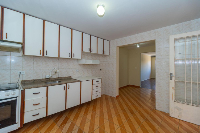 Imagem Sobrado com 4 Quartos para Alugar, 142 m² em Orleans - Curitiba Imagem Sobrado com 4 Quartos para Alugar, 142 m² em Orleans - Curitiba