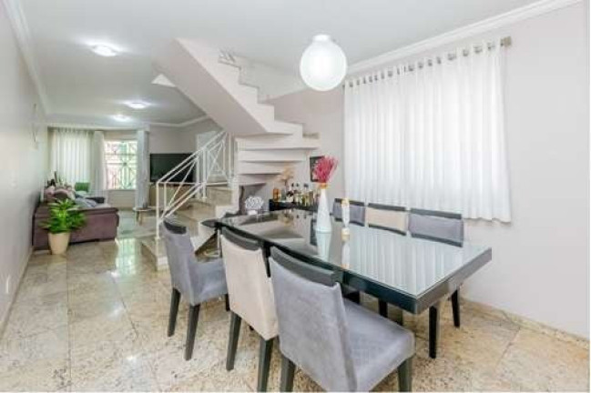 Casa com 6 Quartos à Venda, 226 m² em Vila Bertioga - São Paulo