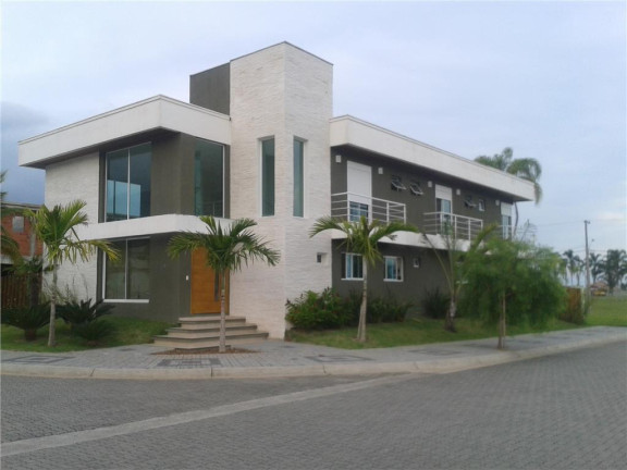 Sobrado com 3 Quartos à Venda, 390 m² em Massaguaçu - Caraguatatuba