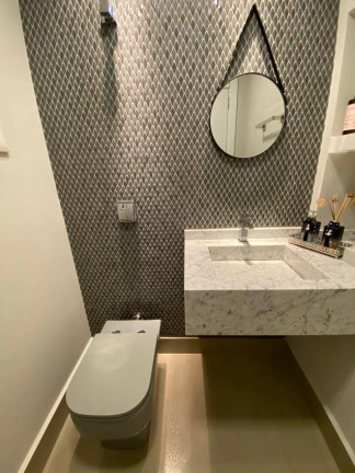 Imagem Sobrado com 4 Quartos à Venda, 413 m² em Centro - Cascavel