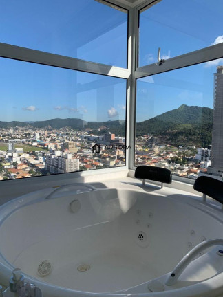Imagem Apartamento com 3 Quartos à Venda, 147 m² em Centro - Balneário Camboriú Imagem Apartamento com 3 Quartos à Venda, 147 m² em Centro - Balneário Camboriú