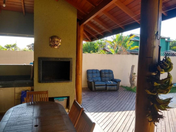 Imagem Casa com 3 Quartos à Venda, 260 m² em Rio Tavares - Florianópolis Imagem Casa com 3 Quartos à Venda, 260 m² em Rio Tavares - Florianópolis