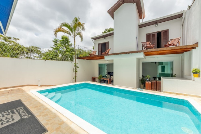 Imagem Casa com 3 Quartos à Venda, 247 m² em Guarapiranga - São Paulo