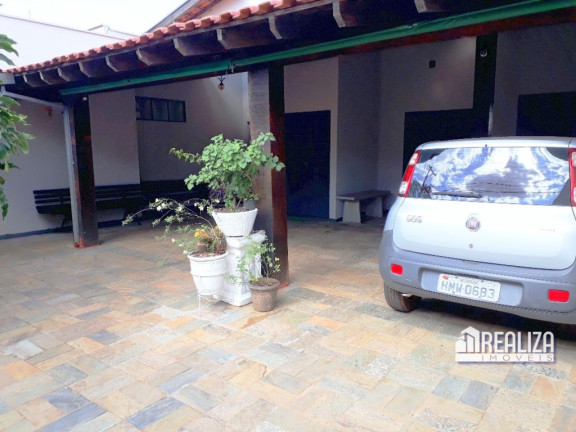 Imagem Casa com 4 Quartos à Venda, 480 m² em Santa Maria - Uberaba Imagem Casa com 4 Quartos à Venda, 480 m² em Santa Maria - Uberaba