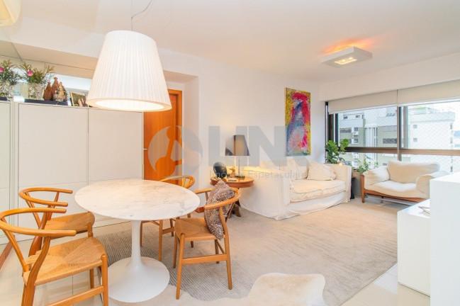 Imagem Apartamento com 2 Quartos à Venda, 74 m² em Petrópolis - Porto Alegre