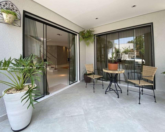 Imagem Casa à Venda, em São Paulo 2 - Cotia Imagem Casa à Venda, em São Paulo 2 - Cotia
