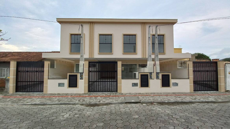 Casa com 3 Quartos à Venda, 97 m² em Bombas - Bombinhas