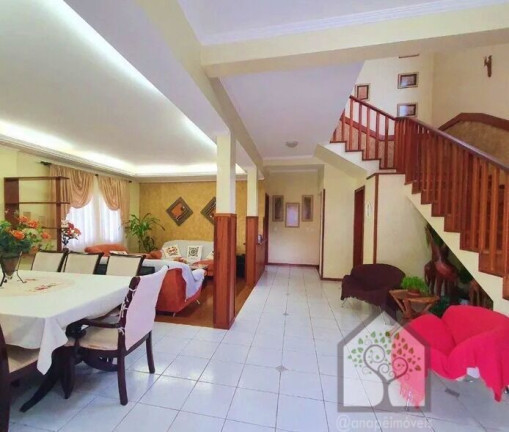 Imagem Casa com 4 Quartos à Venda, 370 m² em Carianos - Florianópolis Imagem Casa com 4 Quartos à Venda, 370 m² em Carianos - Florianópolis