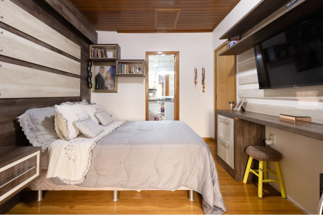 Imagem Casa com 3 Quartos à Venda, 190 m² em Rubem Berta - Porto Alegre Imagem Casa com 3 Quartos à Venda, 190 m² em Rubem Berta - Porto Alegre