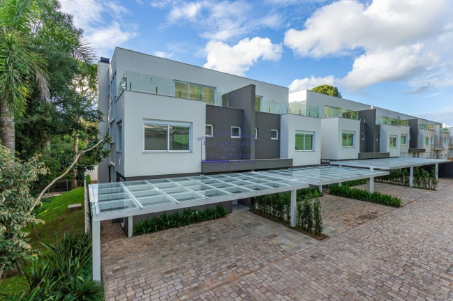 Imagem Casa com 3 Quartos à Venda, 344 m² em Pedra Redonda - Porto Alegre Imagem Casa com 3 Quartos à Venda, 344 m² em Pedra Redonda - Porto Alegre