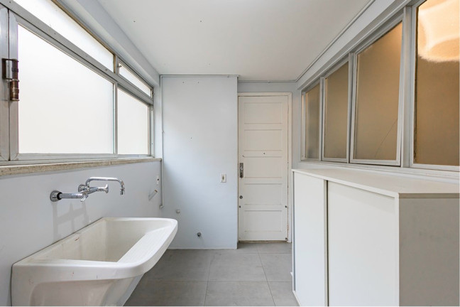 Imagem Apartamento com 3 Quartos à Venda, 167 m² em Centro Histórico - Porto Alegre Imagem Apartamento com 3 Quartos à Venda, 167 m² em Centro Histórico - Porto Alegre
