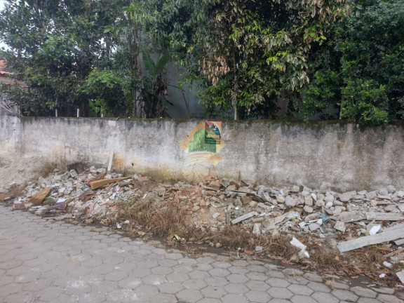 Terreno à Venda, 125 m² em Estufa Ii - Ubatuba