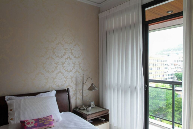 Imagem Imóvel com 3 Quartos à Venda, em Tijuca - Rio De Janeiro Imagem Imóvel com 3 Quartos à Venda, em Tijuca - Rio De Janeiro