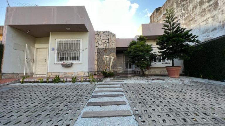 Imagem Casa com 4 Quartos à Venda, 170 m² em Piedade - Jaboatão Dos Guararapes Imagem Casa com 4 Quartos à Venda, 170 m² em Piedade - Jaboatão Dos Guararapes