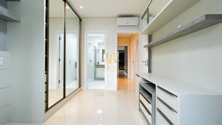 Imagem Apartamento com 3 Quartos à Venda, 128 m² em Centro - Balneário Camboriú Imagem Apartamento com 3 Quartos à Venda, 128 m² em Centro - Balneário Camboriú
