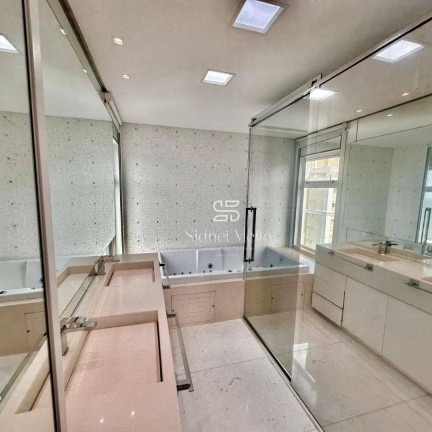Imagem Cobertura com 4 Quartos à Venda, 400 m² em 2 Quadra Centro - Balneário Camboriú