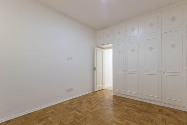 Imagem Imóvel com 3 Quartos à Venda, 107 m² em Copacabana - Rio De Janeiro Imagem Imóvel com 3 Quartos à Venda, 107 m² em Copacabana - Rio De Janeiro