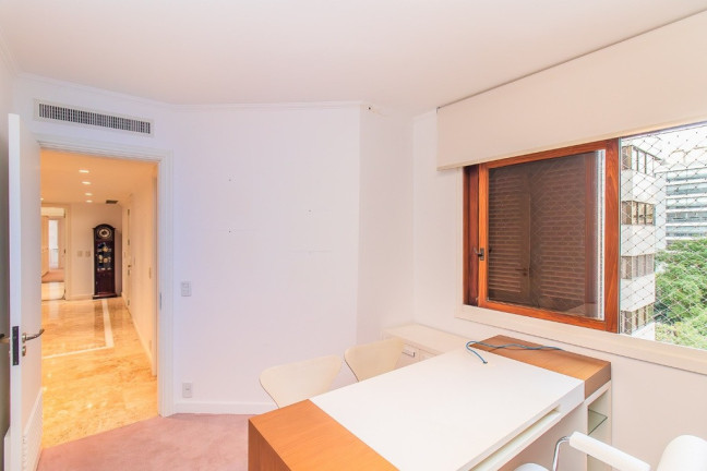 Imagem Imóvel com 1 Quarto à Venda, 309 m² em Auxiliadora - Porto Alegre Imagem Imóvel com 1 Quarto à Venda, 309 m² em Auxiliadora - Porto Alegre