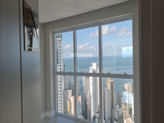 Imagem Imóvel com 3 Quartos à Venda, 139 m² em Centro - Balneário Camboriú