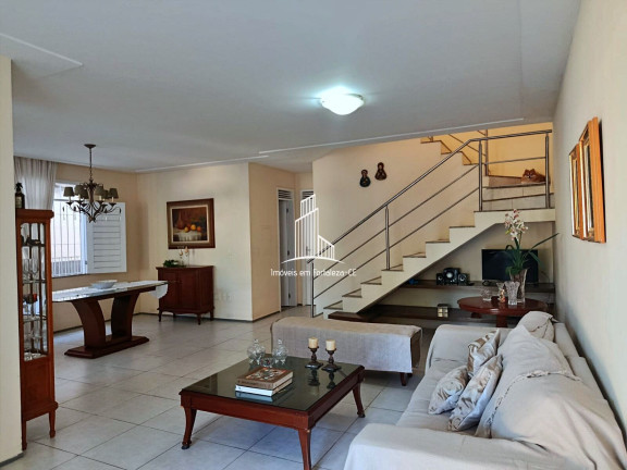 Imagem Casa com 4 Quartos à Venda, 282 m² em Sapiranga (coité) - Fortaleza Imagem Casa com 4 Quartos à Venda, 282 m² em Sapiranga (coité) - Fortaleza