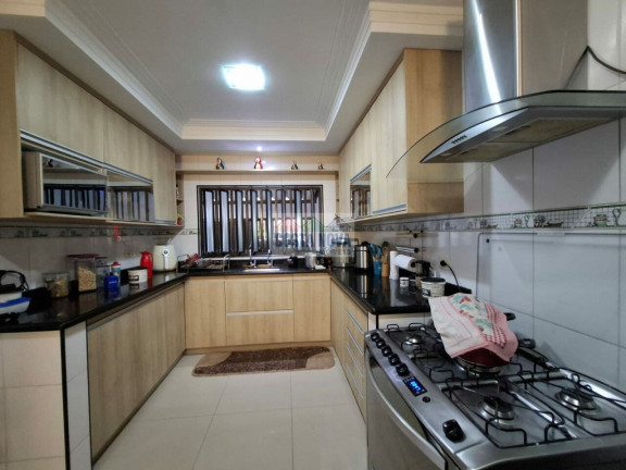 Imagem Casa com 5 Quartos à Venda, 200 m² Imagem Casa com 5 Quartos à Venda, 200 m²