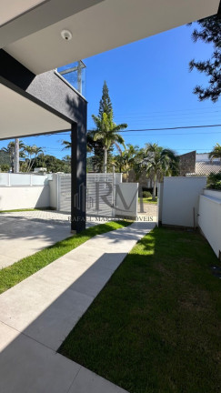 Imagem Sobrado com 3 Quartos à Venda, 176 m² em Lagoa Da Conceição - Florianópolis Imagem Sobrado com 3 Quartos à Venda, 176 m² em Lagoa Da Conceição - Florianópolis