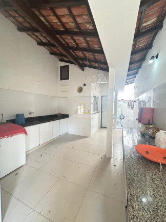 Imagem Casa com 3 Quartos à Venda, 330 m² em Jardim Camburi - Vitória