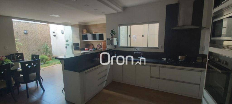 Imagem Sobrado com 3 Quartos à Venda, 215 m² em Jardim Mariliza - Goiânia Imagem Sobrado com 3 Quartos à Venda, 215 m² em Jardim Mariliza - Goiânia
