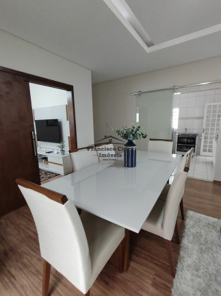 Imagem Casa com 3 Quartos à Venda, 149 m² em Jardim Bela Vista - Guaratinguetá Imagem Casa com 3 Quartos à Venda, 149 m² em Jardim Bela Vista - Guaratinguetá