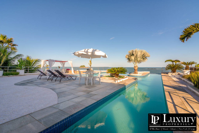 Imagem Casa com 10 Quartos à Venda, em Balneário Praia Do Pernambuco - Guarujá Imagem Casa com 10 Quartos à Venda, em Balneário Praia Do Pernambuco - Guarujá