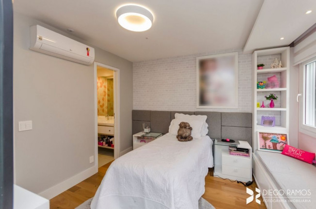 Imagem Casa com 2 Quartos à Venda, 120 m² em Vila Nova - Porto Alegre Imagem Casa com 2 Quartos à Venda, 120 m² em Vila Nova - Porto Alegre
