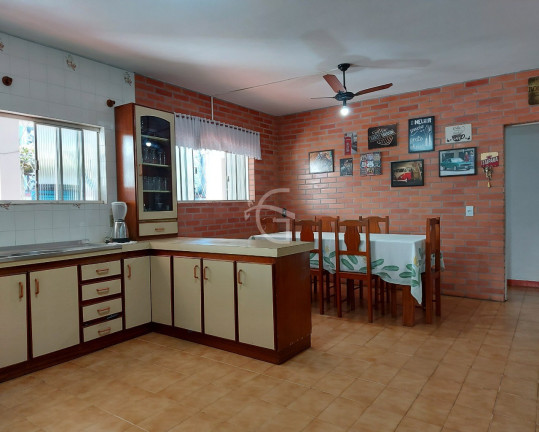 Imagem Casa com 3 Quartos à Venda, 412 m² em Bucarein - Joinville