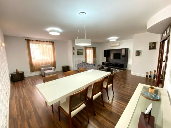 Imagem Casa com 3 Quartos à Venda, 260 m² Imagem Casa com 3 Quartos à Venda, 260 m²