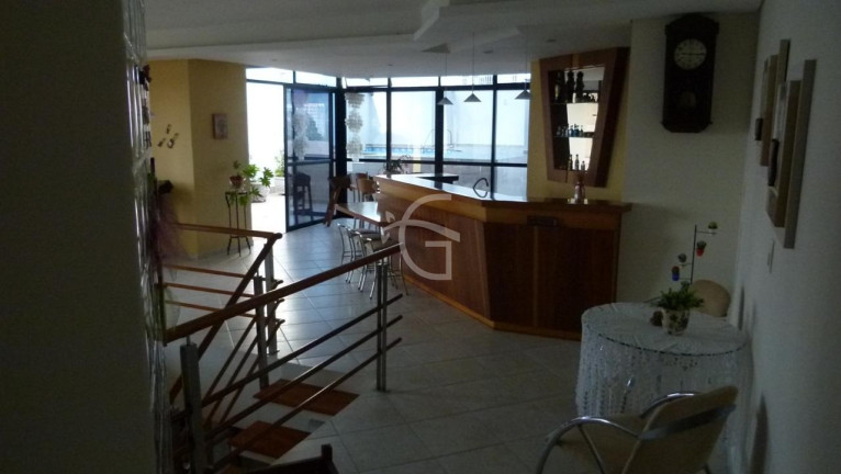 Imagem Imóvel com 3 Quartos à Venda, 412 m² em Centro - Joinville