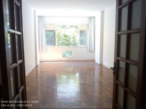 Kitnet com 1 Quarto à Venda, 45 m² em Copacabana - Rio De Janeiro