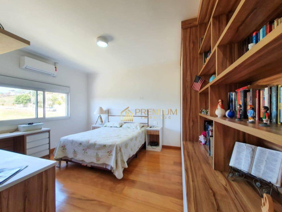 Sobrado com 4 Quartos à Venda, 600 m² em Canaã - Jambeiro
