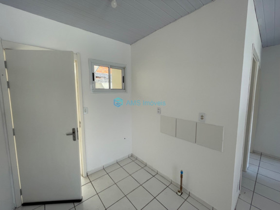 Imagem Casa com 2 Quartos à Venda, 41 m² em Olaria - Canoas Imagem Casa com 2 Quartos à Venda, 41 m² em Olaria - Canoas