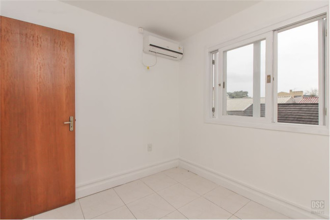 Imagem Casa com 3 Quartos à Venda,  em Hípica - Porto Alegre