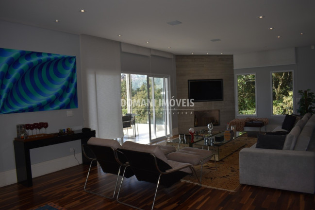 Imagem Casa com 4 Quartos à Venda, 350 m² em Região Do Alto Do Capivari - Campos Do Jordão Imagem Casa com 4 Quartos à Venda, 350 m² em Região Do Alto Do Capivari - Campos Do Jordão