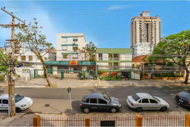 Imagem Imóvel com 2 Quartos à Venda, 70 m² em Santana - Porto Alegre Imagem Imóvel com 2 Quartos à Venda, 70 m² em Santana - Porto Alegre