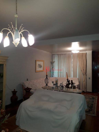 Imagem Casa com 3 Quartos à Venda, 468 m² em Santana - Porto Alegre Imagem Casa com 3 Quartos à Venda, 468 m² em Santana - Porto Alegre