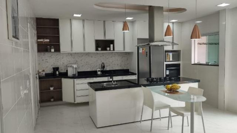 Imagem Casa com 4 Quartos à Venda, 360 m² em Piratininga - Niterói Imagem Casa com 4 Quartos à Venda, 360 m² em Piratininga - Niterói