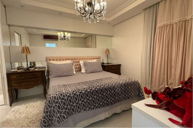 Imagem Imóvel com 3 Quartos à Venda, 223 m² em Centro - Balneário Camboriú Imagem Imóvel com 3 Quartos à Venda, 223 m² em Centro - Balneário Camboriú