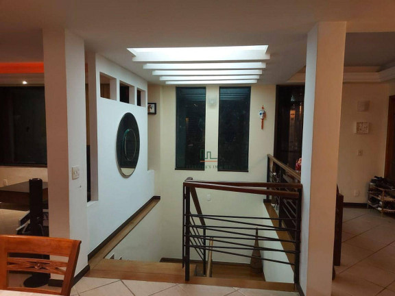 Imagem Casa com 4 Quartos à Venda ou Locação, 400 m² em Itaipu - Niterói Imagem Casa com 4 Quartos à Venda ou Locação, 400 m² em Itaipu - Niterói