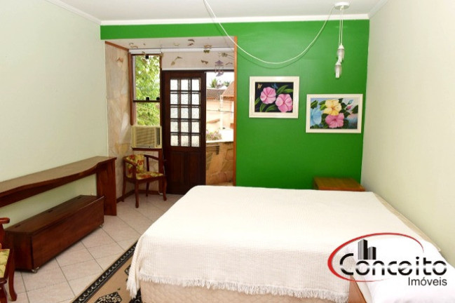 Imagem Casa com 9 Quartos à Venda, 420 m² em Jardim Samambaia - Ubatuba Imagem Casa com 9 Quartos à Venda, 420 m² em Jardim Samambaia - Ubatuba