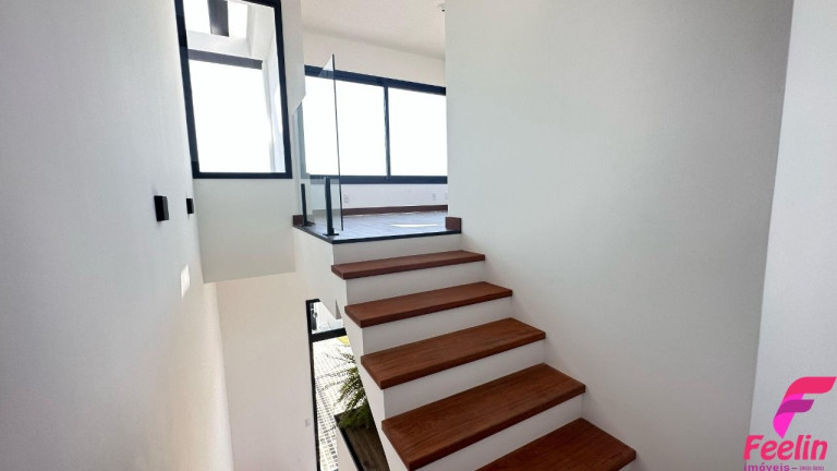 Imagem Casa com 3 Quartos à Venda, 163 m² em Campeche - Florianópolis Imagem Casa com 3 Quartos à Venda, 163 m² em Campeche - Florianópolis