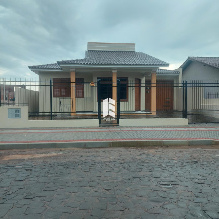 Imagem Casa com 3 Quartos à Venda, 300 m² em Pinheiro Machado - Santa Maria Imagem Casa com 3 Quartos à Venda, 300 m² em Pinheiro Machado - Santa Maria