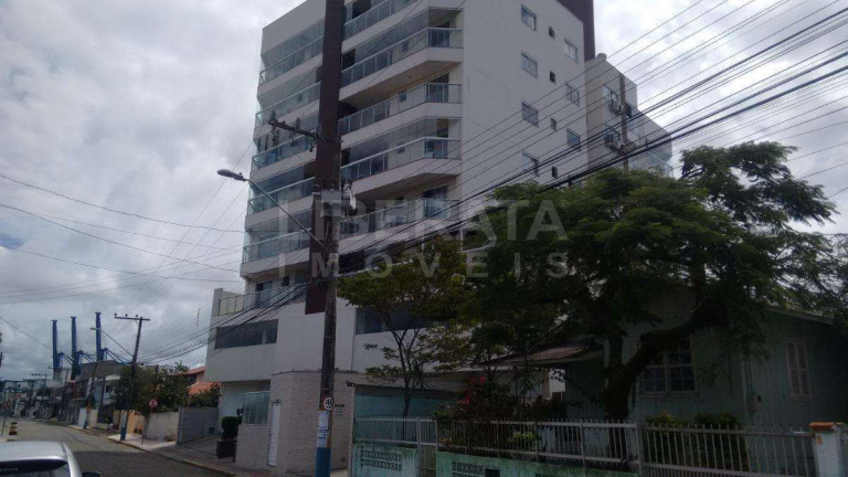 Imagem Apartamento com 2 Quartos à Venda, 81 m² em Centro - Navegantes